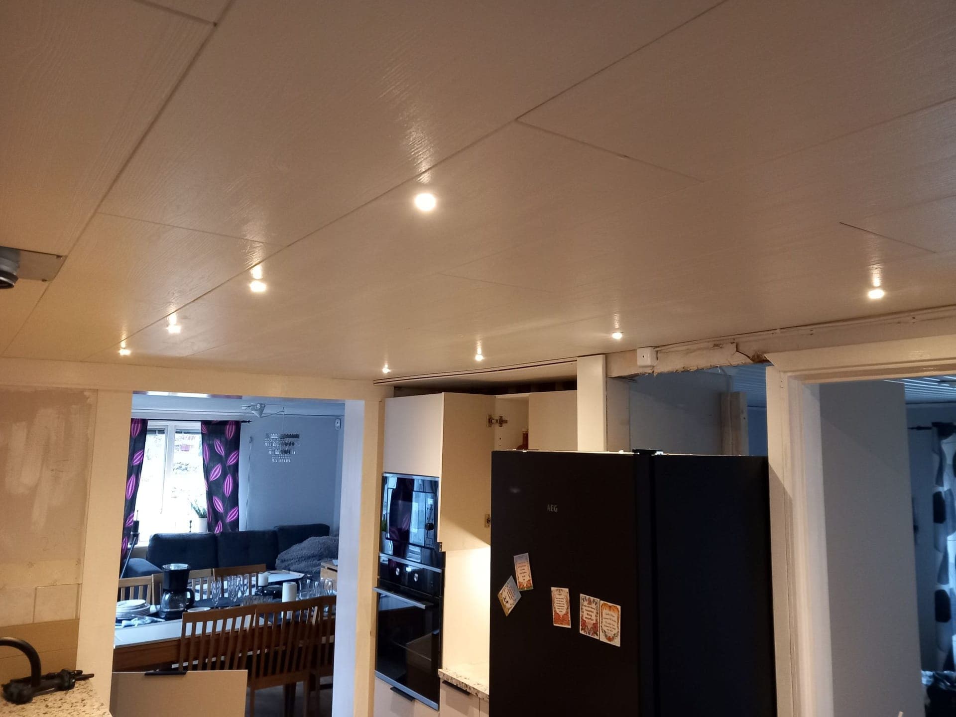 Spotlights installerade i kök av G2V Energi